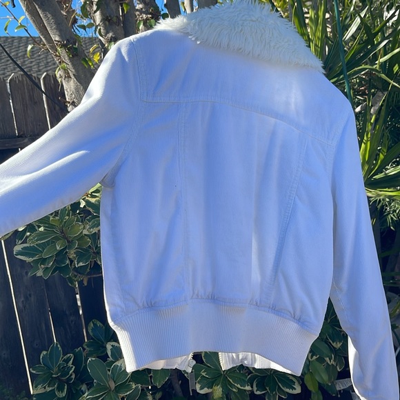 Fuzzy jacket - Picture 3 of 3